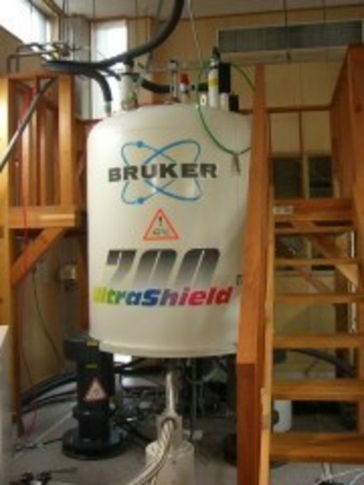 溶液 700MHz Bruker LC-NMR極低温プローブ オートサンプラーの画像1