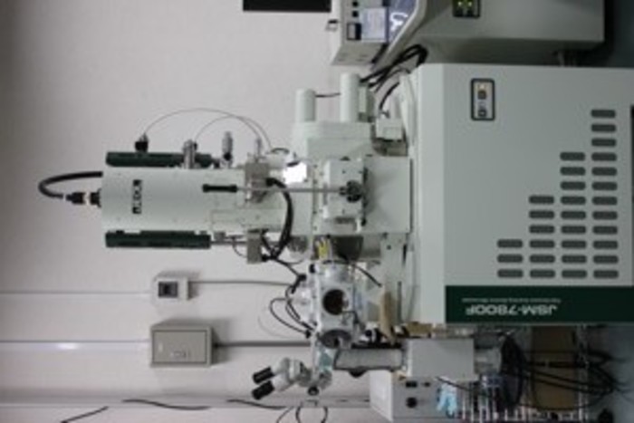 サーマル電界放出形走査電子顕微鏡の画像1