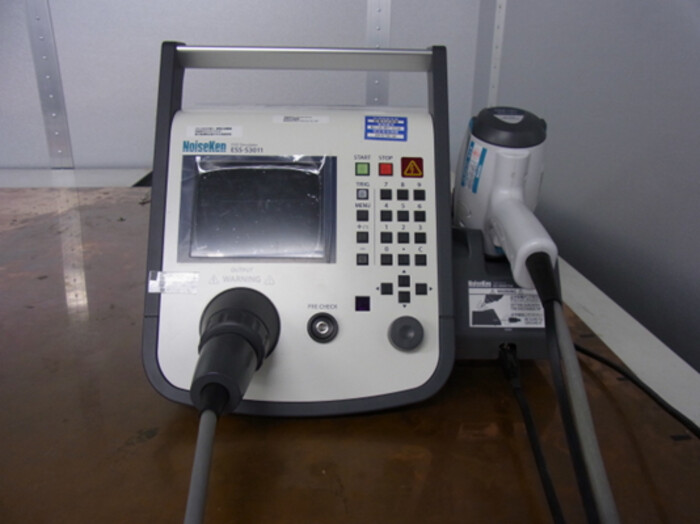 ノイズ研究所静電気試験機の画像1
