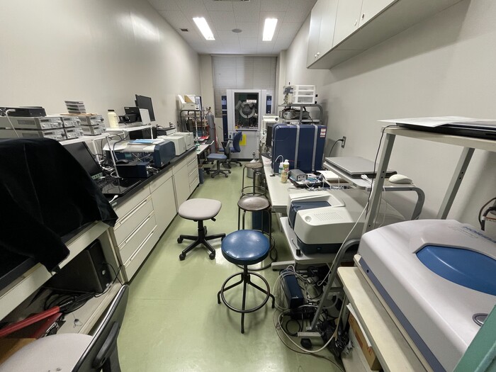 【神奈川】無機材料合成、材料評価などが行える大学のラボ。各種分光装置、電気炉などが充実しています。（産学連携先）の画像1