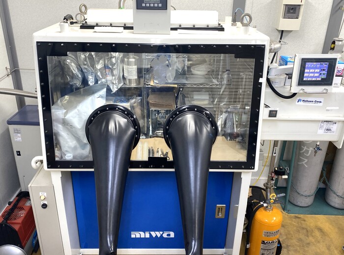 【大阪】リチウムイオン電池・キャパシタ等の二次電池の試作・実験・評価ができるレンタルラボ。グローブボックスや理化学機器、塗工機・プレス機等を完備しています。の画像3