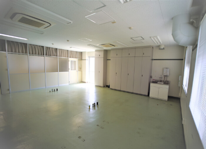 【岡山】用途に応じて利用可能なラボ。専有、ドラフトチャンバー設置可能（E-3）の画像1