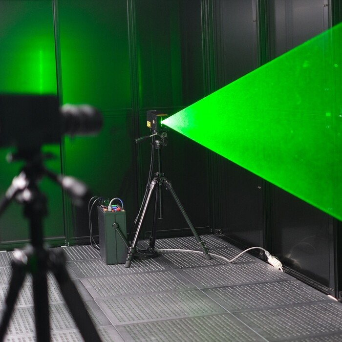 クリーンルームにおける微粒子可視化撮影の画像3