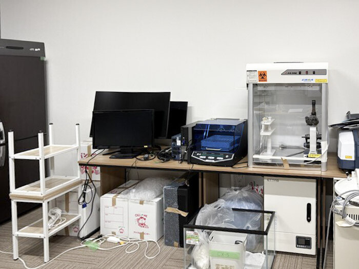 【東京】微生物培養、有機合成ラボ/ドラフト、赤外・紫外分光光度計のレンタルラボの画像1
