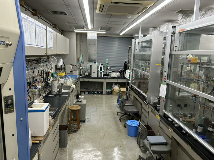 【兵庫県】分子設計・合成および構造・機能評価による機能性材料ラボ（産学連携先）の画像1